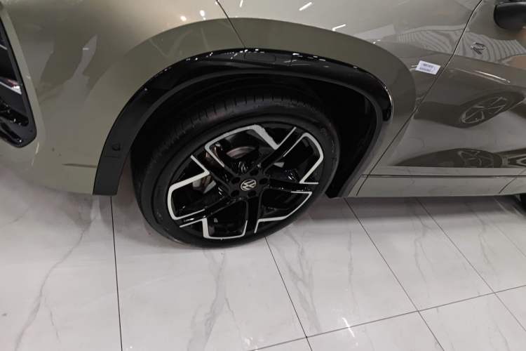 Used Volkswagen Tayron 2025 Tiguan L 380TSI 4Motion Luxury Easy Package