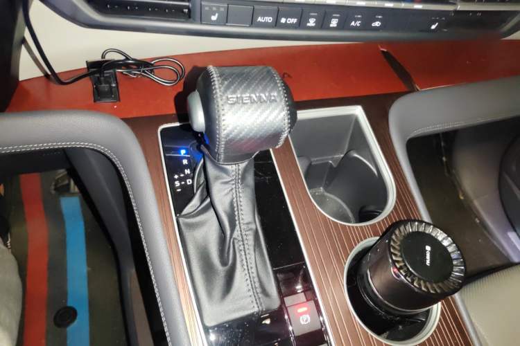 Used Toyota Granvia 2023 2.5L Hybrid Prestige PLUS Edition