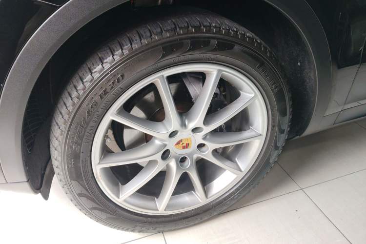 Used Porsche Cayenne 2019 Cayenne 3.0T Left Front Wheel Hub