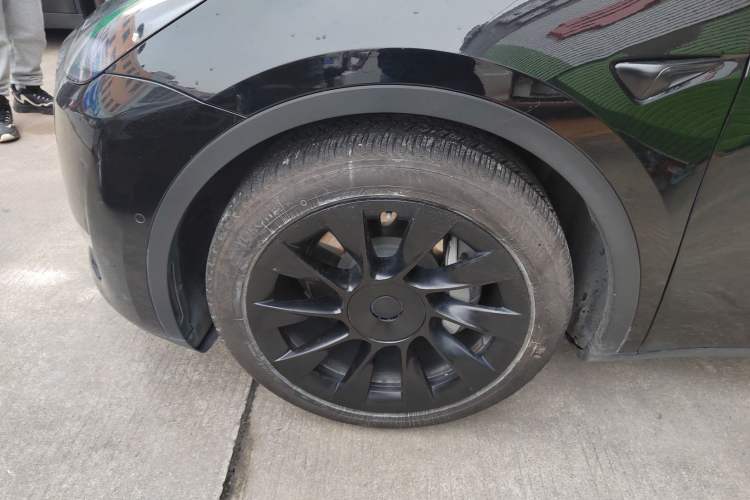 Used Tesla Model Y 2021 Long-Range All-Wheel-Drive Version