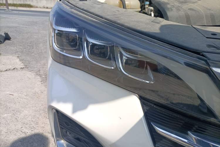 Used GAC Trumpchi GA6 2019 270T Automatic Prestige Edition Right Front Headlight