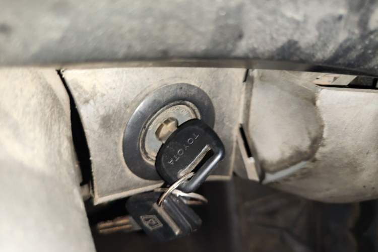 Used Jinbei Hiace 2011 2.0L 5th Generation Xiangyun Comfort Version 4G20D4B