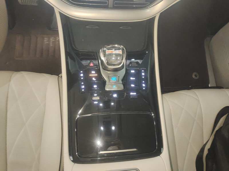 Used Denza D9 2024 DM-i 1050 Luxury Model — 13