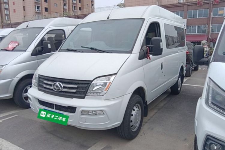Used SAIC MAXUS Xintu V80 2023 2.0T Manual Classic Aoyuntong Short Wheelbase Mid-Roof 5/6-Seater