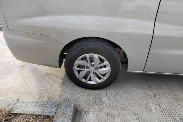 Used JAC Refine M4 2019 Business & Travel Series 2.0L Manual Comfort Model China VI
