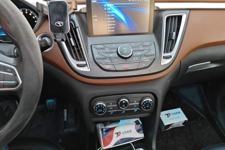 Used Soueast DX7 2015 1.5T Manual Luxury Model
