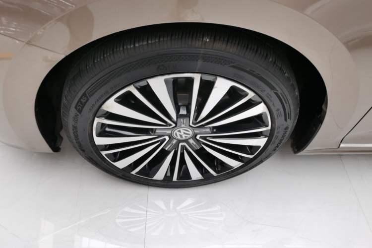 Used Volkswagen Passat 2020 330TSI Luxury Edition China VI