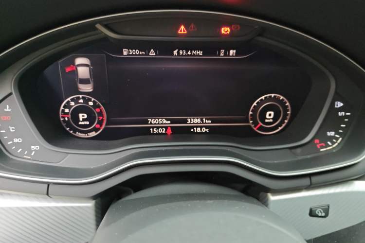 Used Audi A4L 2018 30th Anniversary Edition 40 TFSI Fashion Model Odometer Close Up