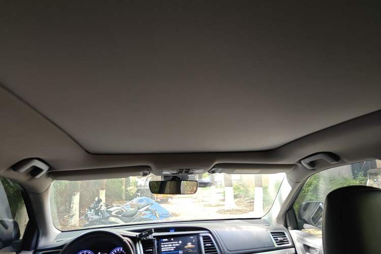 Used Toyota Highlander 2018 2.0T Four-Wheel Drive Prestige Version 7 Seats China VI Standard Headliner