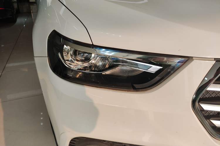 Used Haval H6 2019 Sport Edition 1.5T Automatic Two-Wheel Drive Elite Model China VI Right Front Headlight