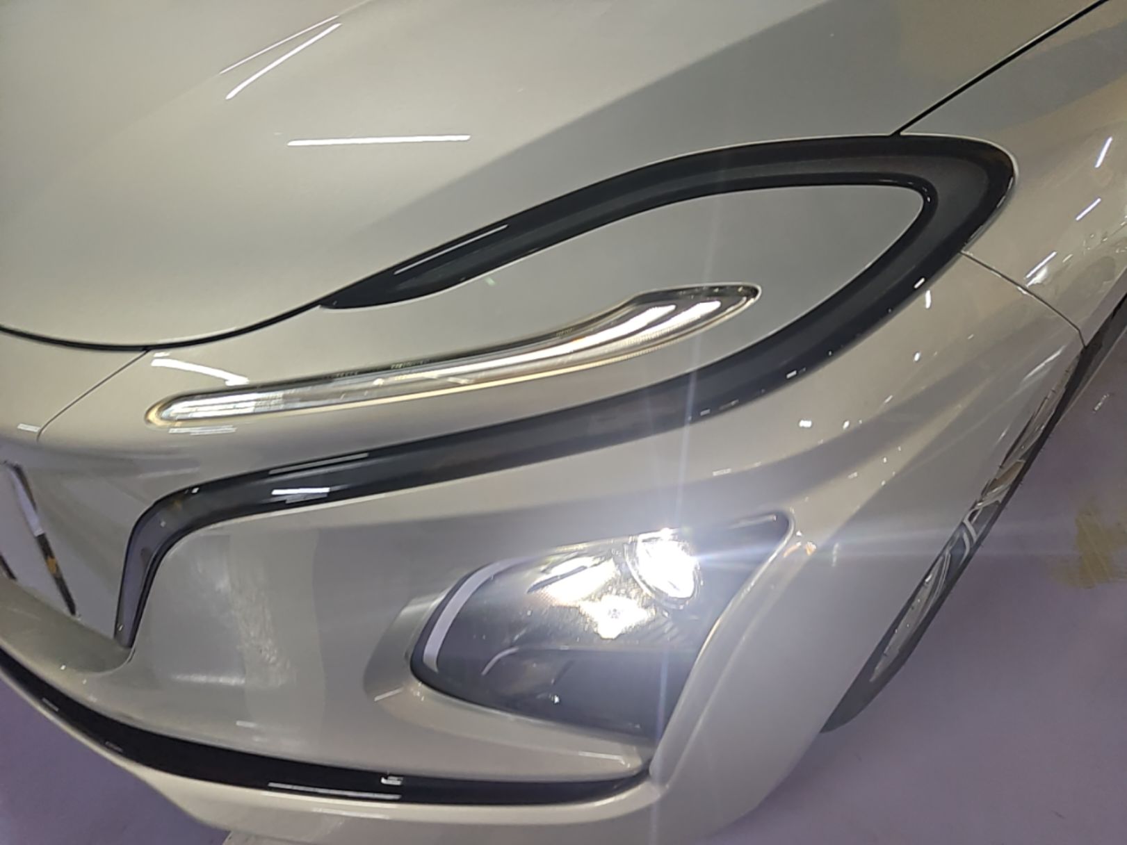 Hongqi E-QM5 2024 610 km PLUS — снимка 8