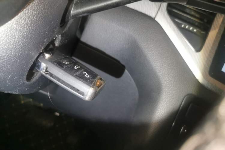 Used Volkswagen Golf Sportsvan 2019 1.6L Automatic Pure Model China V Standard Vehicle Key