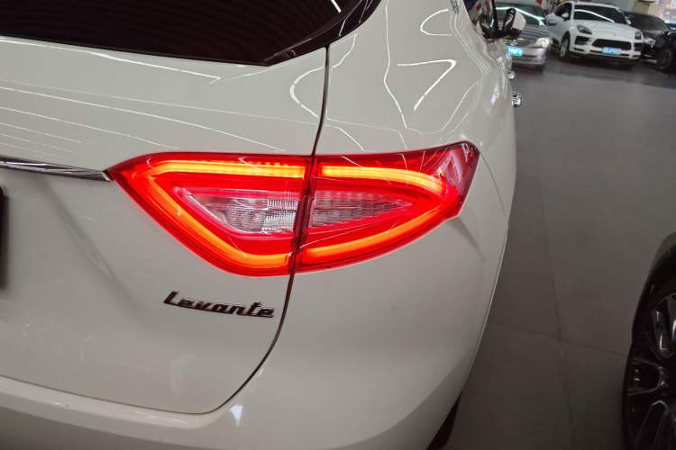 Used Maserati Levante 2016 3.0T Standard Edition Right Rear Taillight