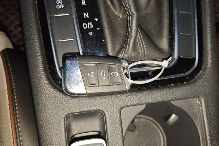 Used Volkswagen Magotan 2023 2 Million Units Commemorative Edition 330TSI DSG Luxury Version Interior 1