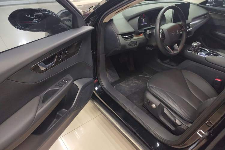 Used Hongqi E-QM5 2023 Revised Version Basic Travel Edition