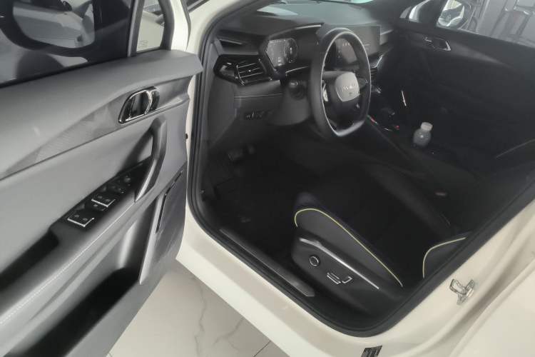 Used Lynk & Co 06 2023 Remix 1.5T Dynamic Halo