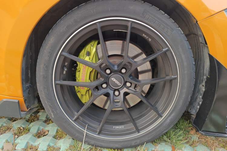 Used Ford Mustang 2018 2.3L EcoBoost Right Front Wheel Hub