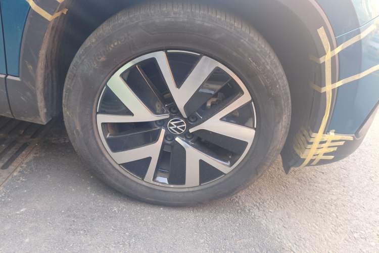 Used Volkswagen Tayron 2023 280TSI Two-Wheel-Drive Luxury Plus Advanced Version
