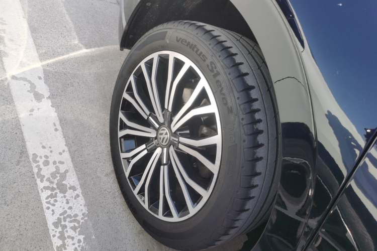 Used Volkswagen Phideon 2019 380TSI Two-Wheel Drive Business Edition China VI Standard
