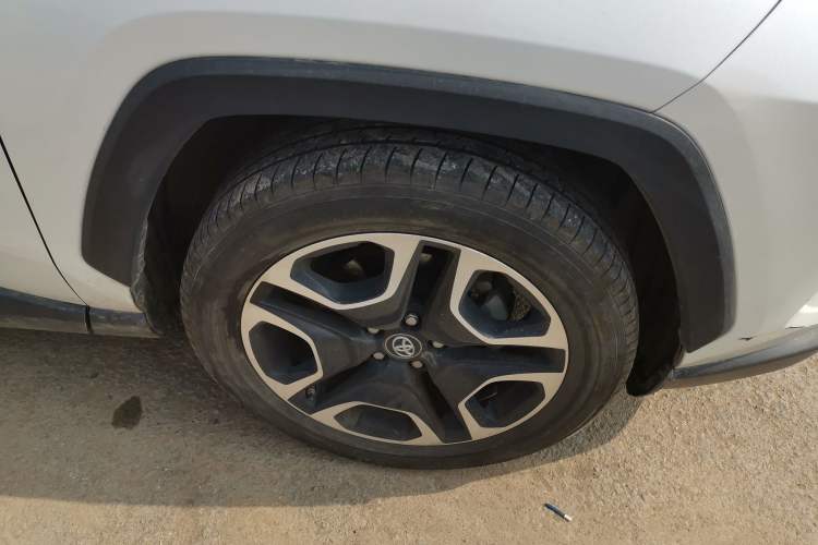 Used Toyota RAV4 2020 2.0L CVT Four-Wheel Drive Prestige Edition Right Front Wheel Hub