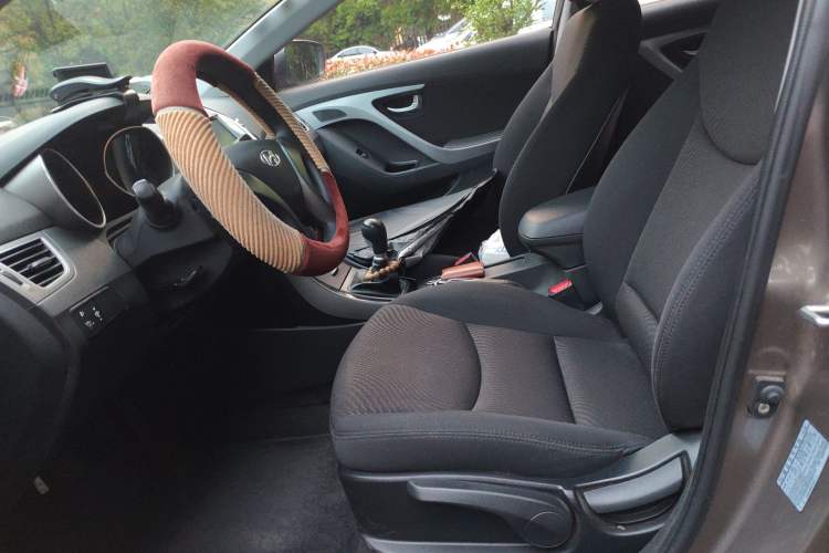 Used Hyundai Elantra (5th Generation / Langdong) 2016 1.6L Manual Luxury Model
