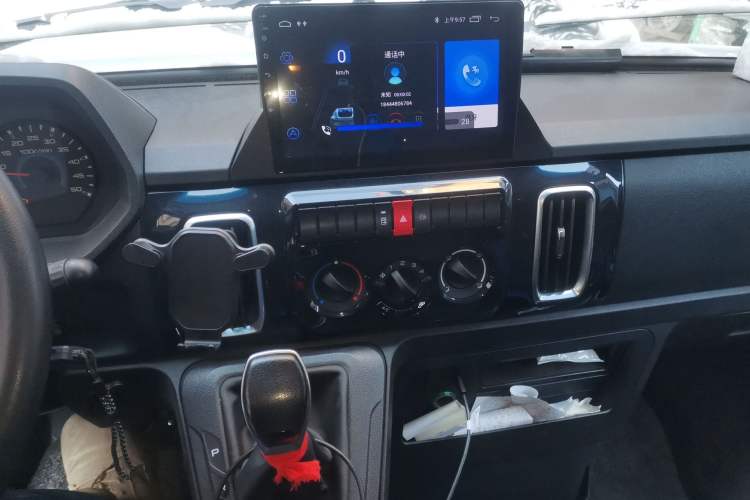 Used Iveco Daily 2023 2.5T A35M1 Multi-Purpose Passenger Vehicle Short Wheelbase Mid-Roof Design Dual Side Sliding Doors Automatic Transmission