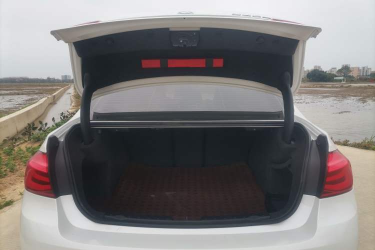 Used BMW 3 Series 2018 320Li Fashion Model
