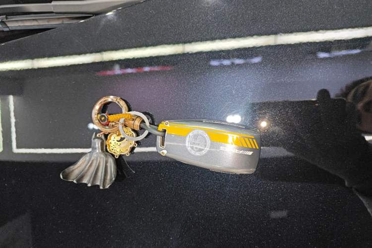 Used Mercedes-Benz E-Class 2022 E 260 L Interior 1