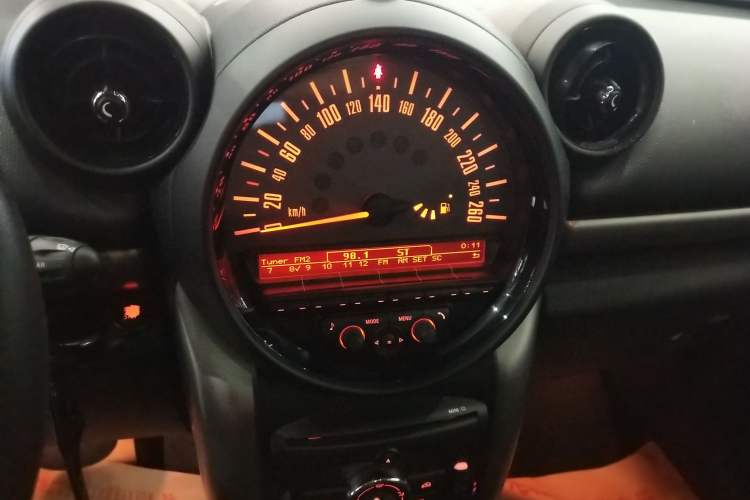 Used MINI Countryman 2016 1.6T COOPER ALL4 Fun Equipment Enthusiast Audio And AC Panel