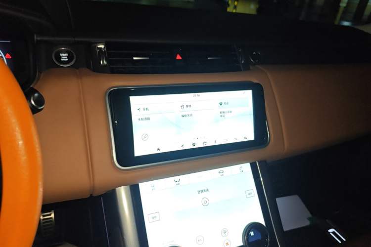 Used Land Rover Range Sport 2020 3.0 L6 HSE DYNAMIC Audio And AC Panel