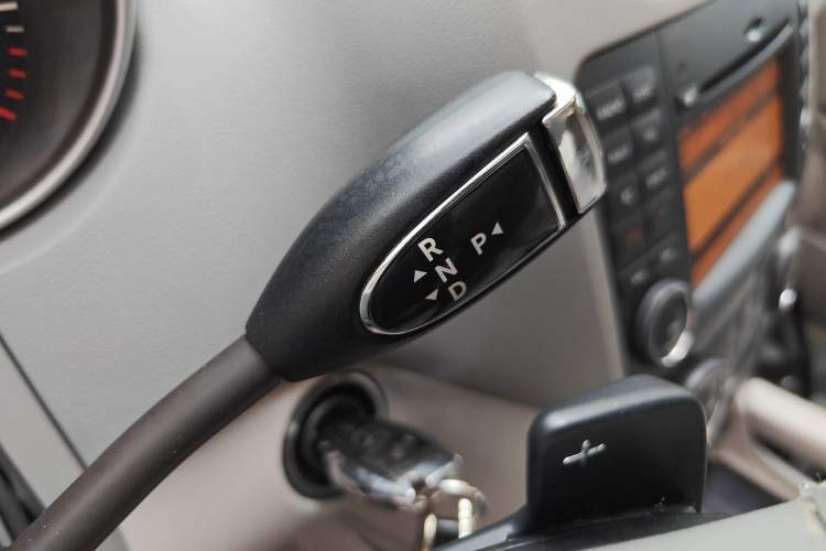 Used Mercedes-Benz M-Class 2010 ML 300 4MATIC