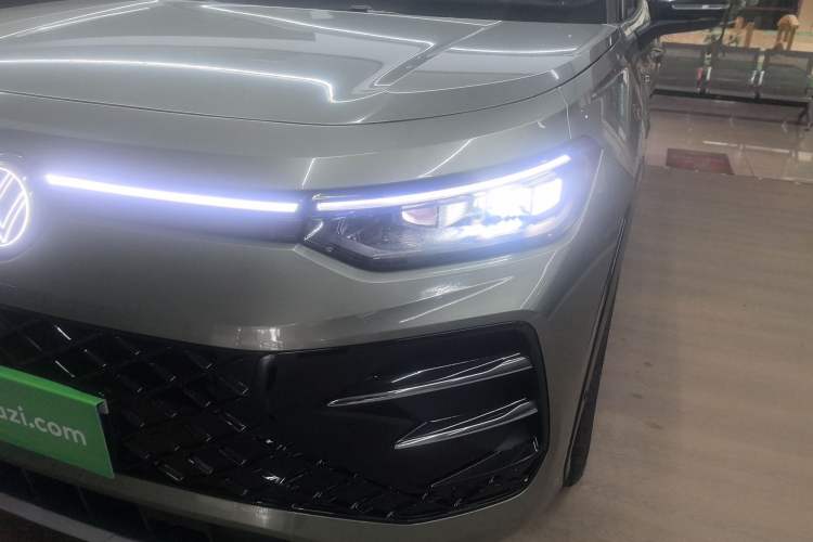 Used Volkswagen Tayron 2025 Tiguan L 380TSI 4Motion Luxury
