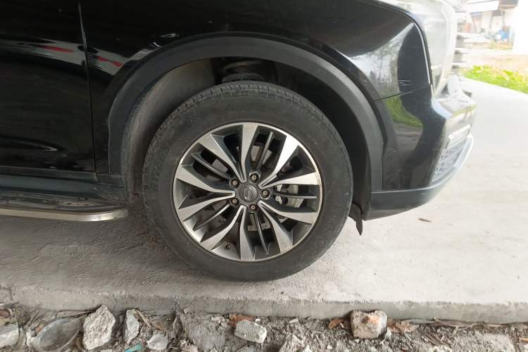 Used GAC Trumpchi GS8 2017 320T Two-Wheel Drive Luxury Smart Connectivity Version (7 Seats) Right Front Wheel Hub