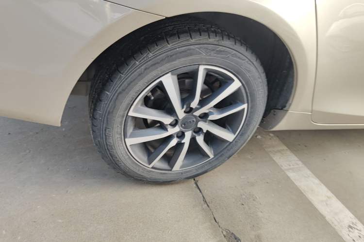Used Geely Auto Emgrand 2019 Leading Edition 1.5L Manual Upgraded Connectivity Model China VI Standard
