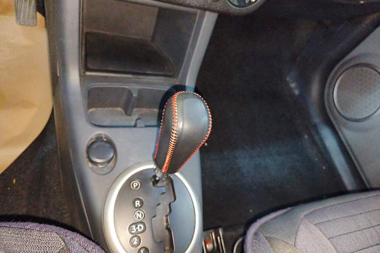 Used Suzuki Swift 2014 1.5L Automatic Fashion Edition Gear Lever