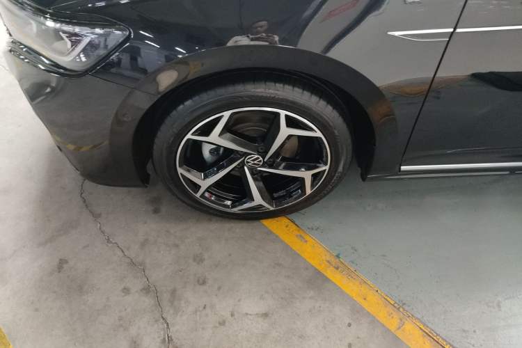 Used Volkswagen Passat 2023 Restyled 330TSI Starry Luxury Edition Exterior 4