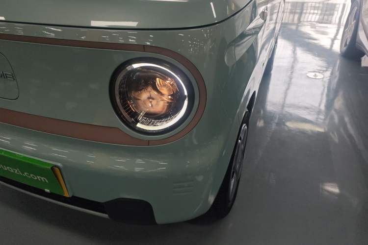 Used Geely Galaxy Panda 2023 Panda Mini 200km Endurance Bear Left Front Headlight