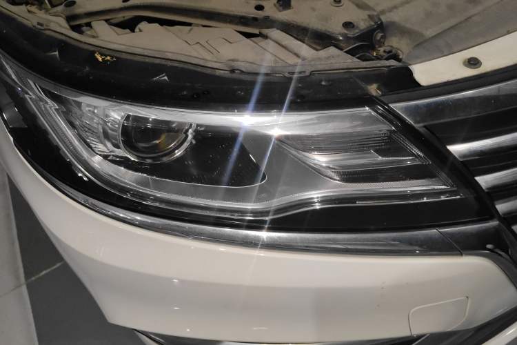 Used Roewe i6 2020 PLUS 1.6L CVT 4G Connected Glory Flagship Edition Right Front Headlight