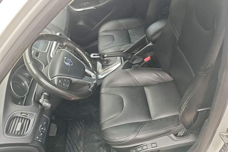 Used Volvo V40 2016 T4 Smart Luxury Edition Left Front Seat