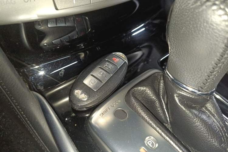 Used Infiniti Q70 2017 Q70L 2.5L Elite Edition Vehicle Key