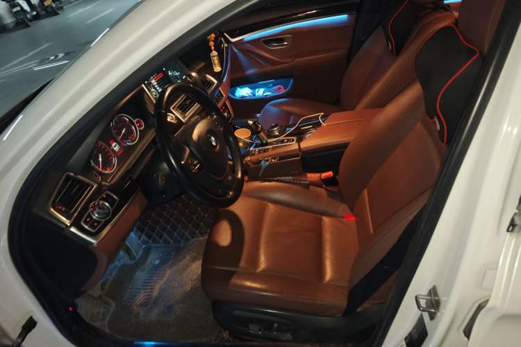 Used BMW 5 Series 2017 528Li Leading Model
