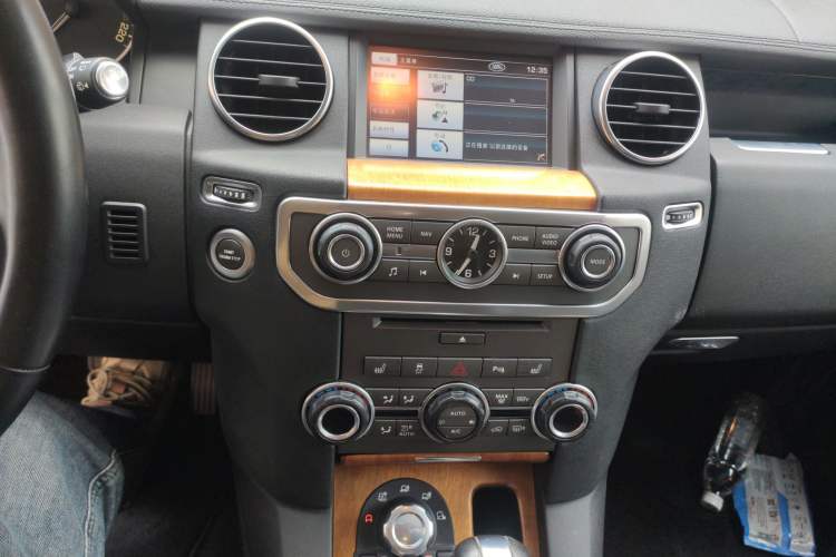 Used Land Rover Discovery 2010 5.0 V8 HSE Gasoline Model
