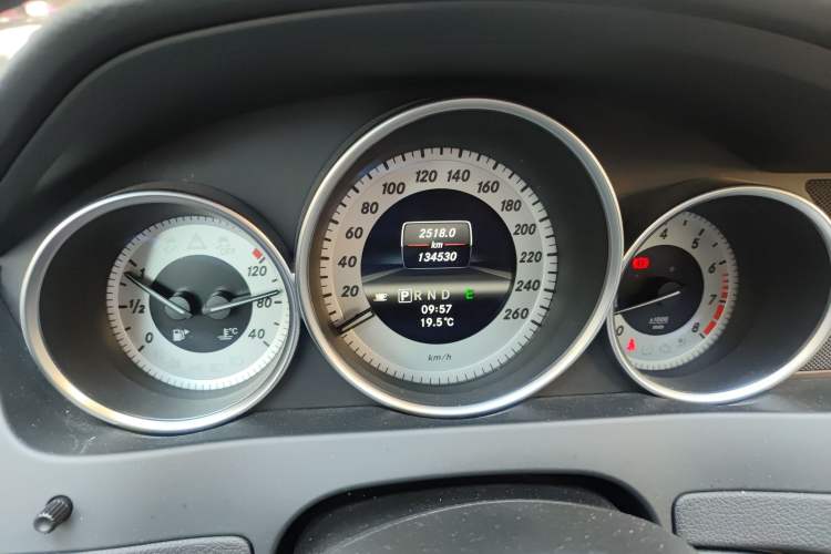 Used Mercedes-Benz C-Class 2011 C 200 Fashion Travel Edition