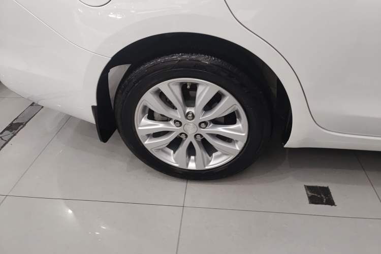 Used Buick GT 2021 Revised Version Flagship 1.5L Automatic Elite Edition Right Rear Wheel Hub