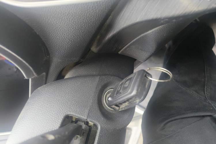 Used CHANGAN KAICHENG Ruixing EM80 2023 Side-Hinged 6-Seater Comfort Version 38.7 kWh Vehicle Key