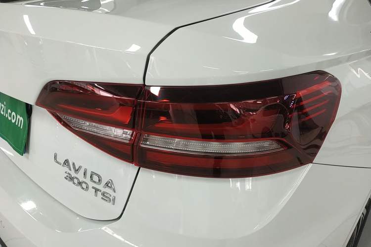 Used Volkswagen Lavida 2023 300TSI DSG Full-Comfort Edition Right Rear Taillight