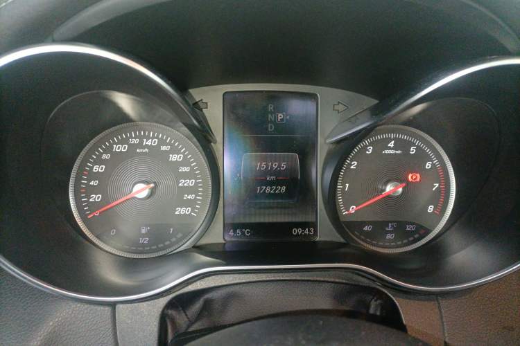 Used Mercedes-Benz C-Class 2015 C 200 L