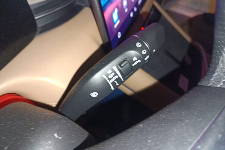 Used Hima AITO M7 2022 1.5T Four-Wheel Drive Luxury Edition Gear Lever