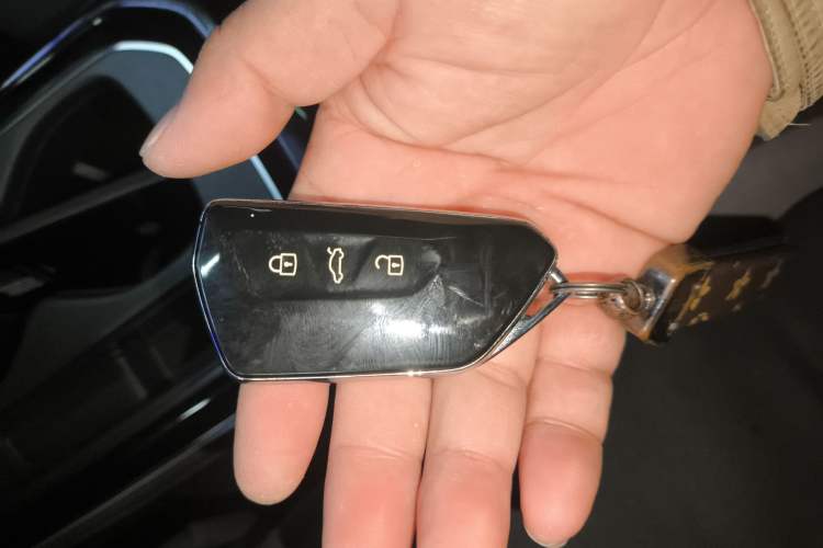 Used Volkswagen ID.4 CROZZ 2021 Long-Range Lite PRO Two-Wheel Drive Version Vehicle Key