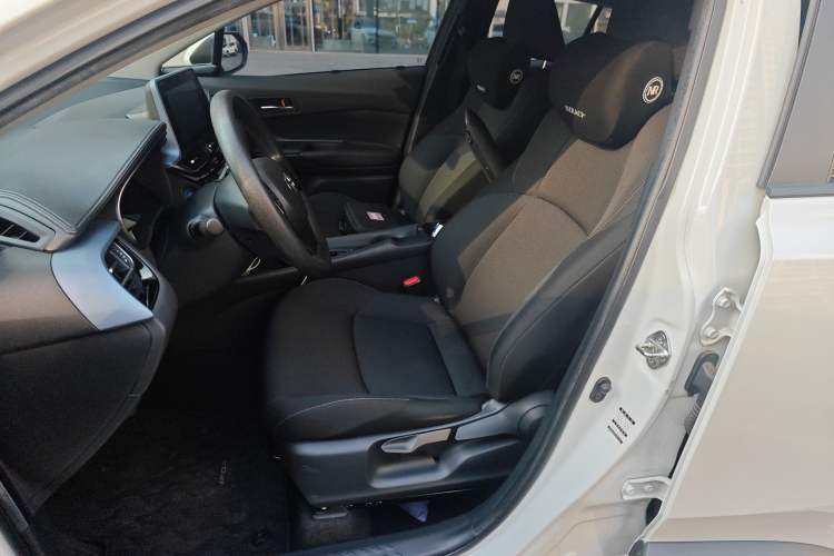 Used Toyota IZOA 2021 Dual-Motor 2.0L Yi Xing Edition
